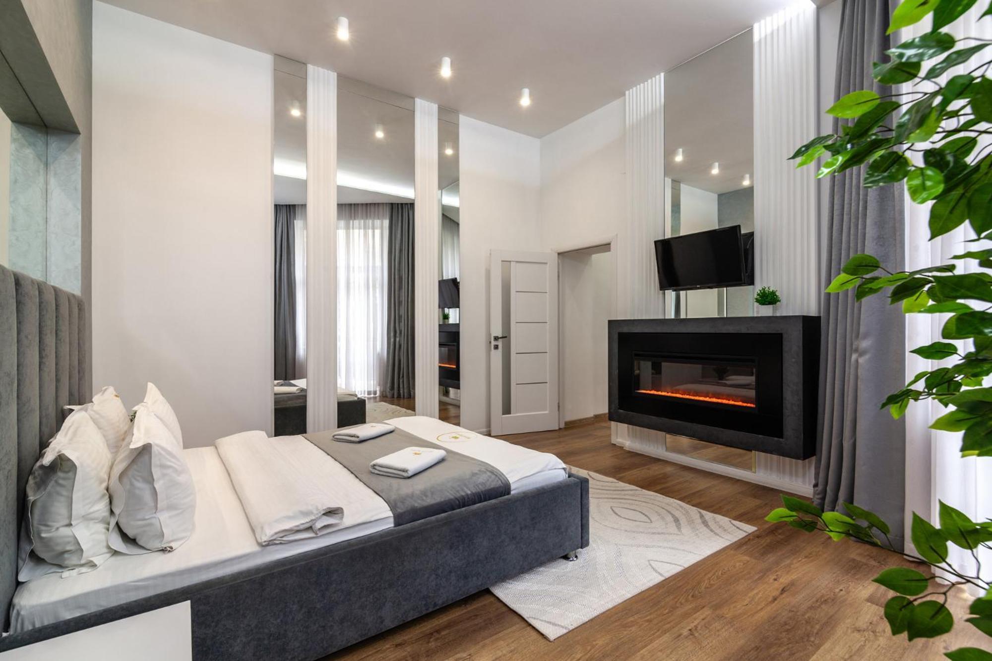 Royal Apartment On Franka 28 Lvov Exteriér fotografie