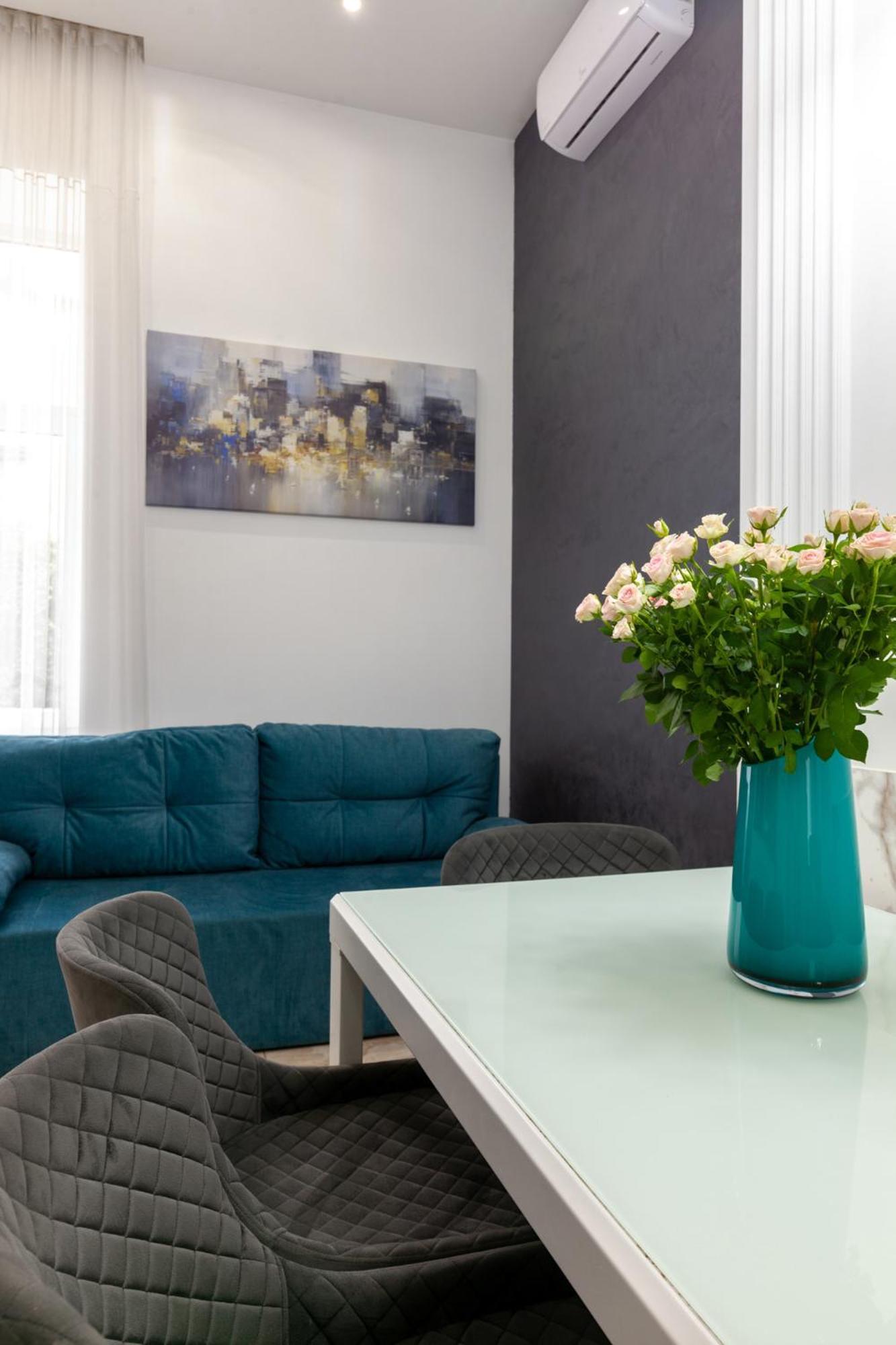 Royal Apartment On Franka 28 Lvov Exteriér fotografie