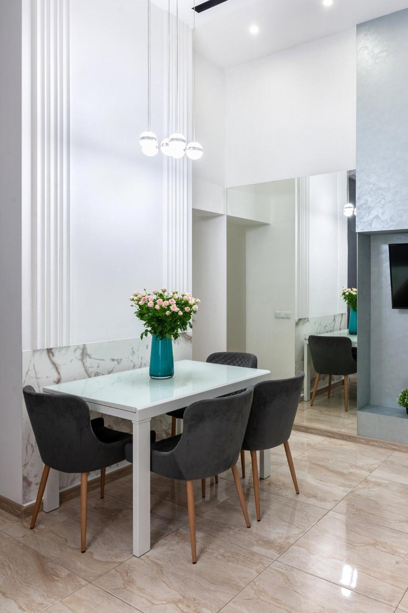 Royal Apartment On Franka 28 Lvov Exteriér fotografie