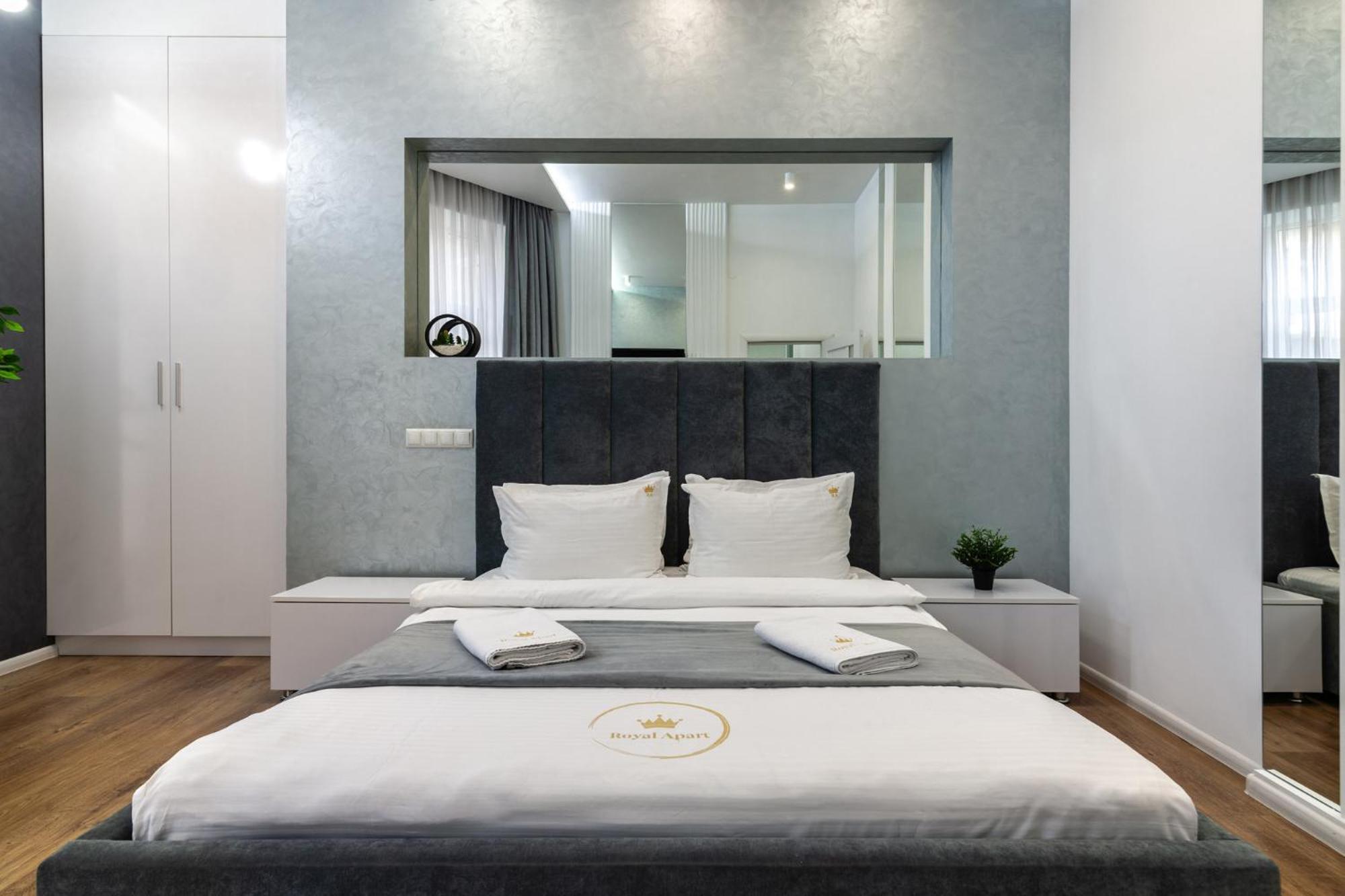 Royal Apartment On Franka 28 Lvov Exteriér fotografie