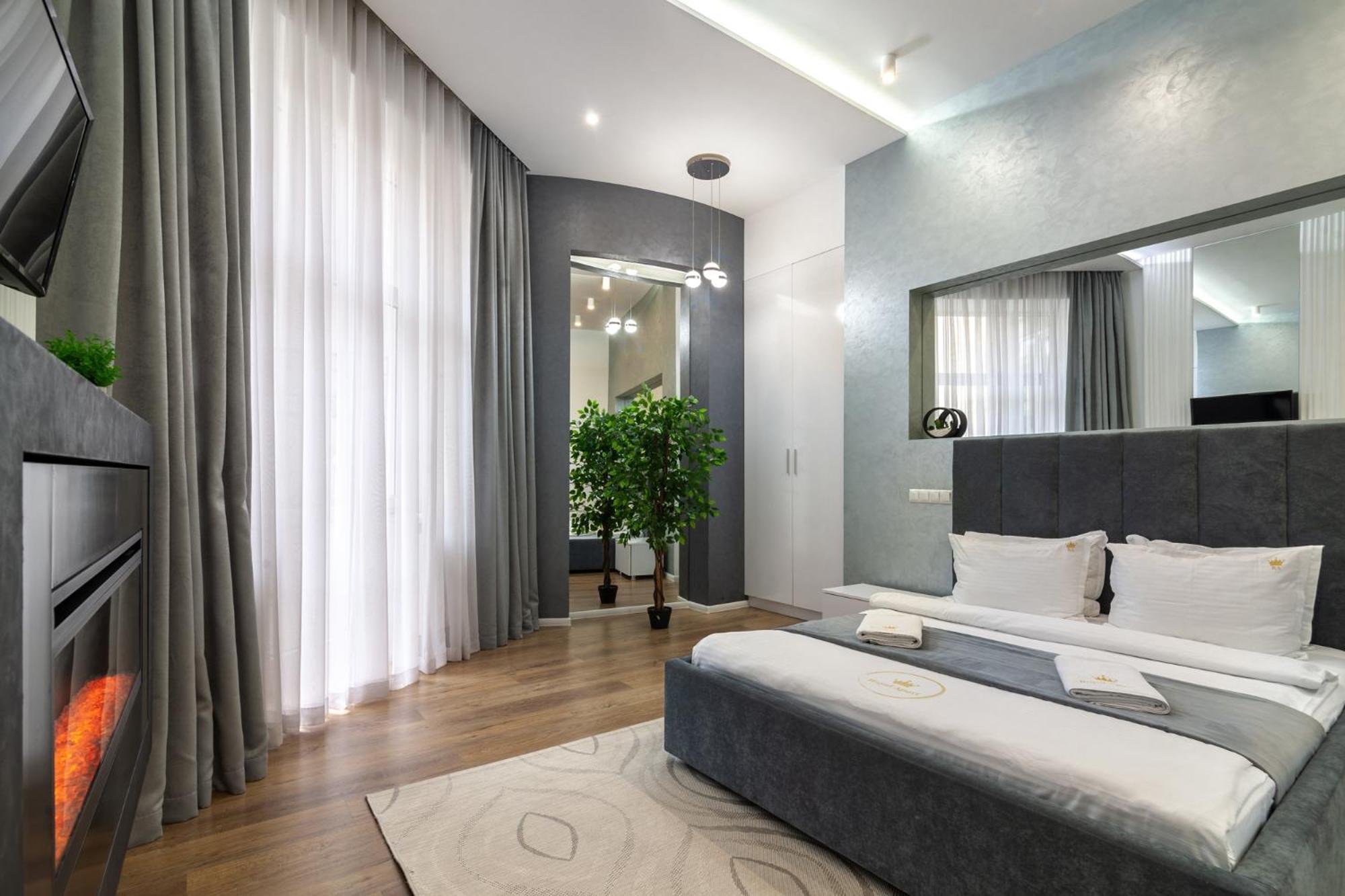 Royal Apartment On Franka 28 Lvov Exteriér fotografie
